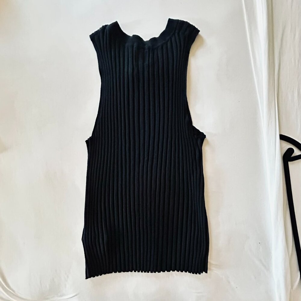 Gap Ribbed Stretch Tank in BLack Size XL Tall (NWT) - Picture 2 of 4